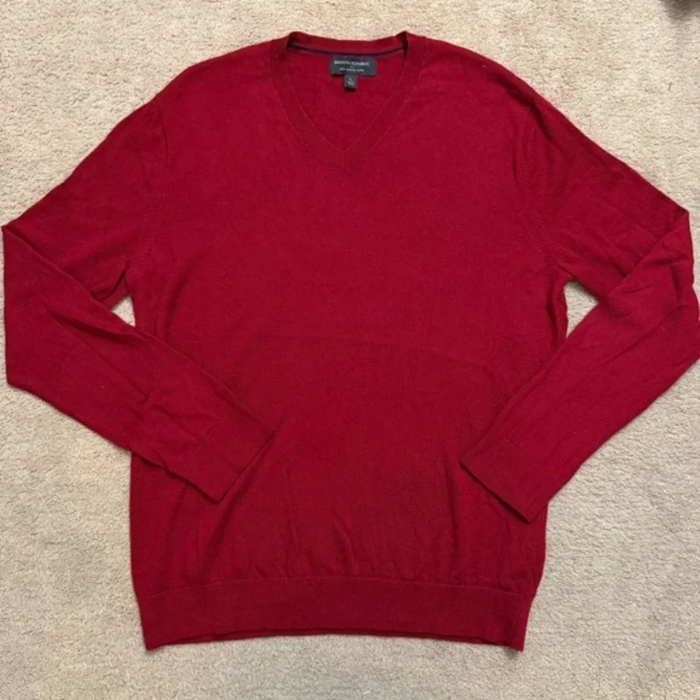 WINTER CLEARANCE Men's 100% Merino‎ Wool V-Neck Sweater Red Size Large Luxury
